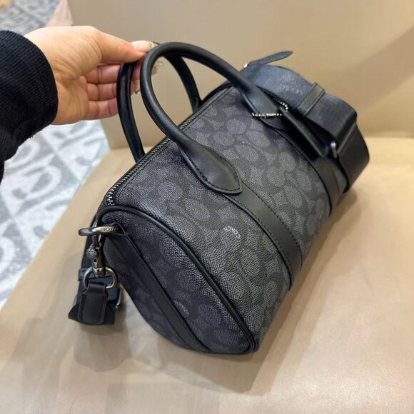 Coach men's Boston monogram pillowcase, size 25cm x 15cm x 11cm - Picture 6 of 8